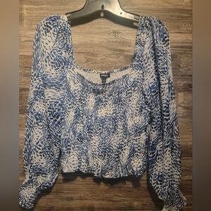 Express Women’s  Long Sleeve Crop Blouse Animal Print Blue Size M NWT